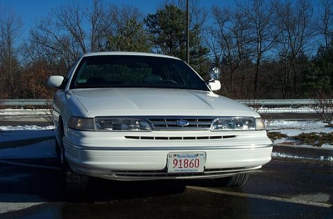 1991 Ford LTD Crown Victoria - Front view of a 1991 Ford Crown Victoria LTD parked outdoors in winter.