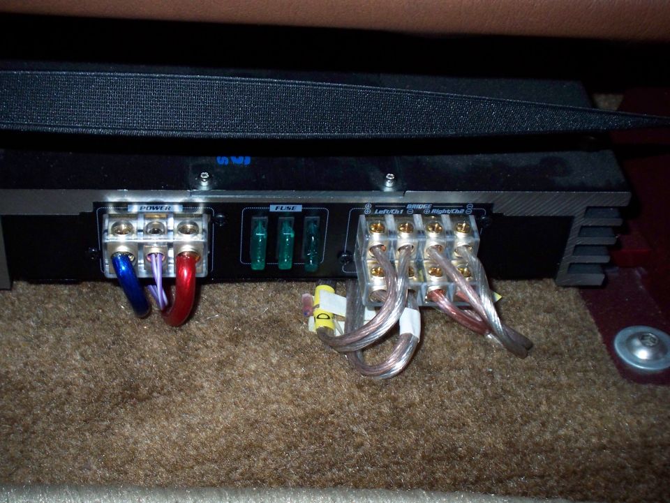 Car amplifier power and speaker wiring with fuse block