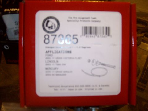 2004 Ford Crown Victoria - This is a part box, not a vehicle, and does not show a 2004 Ford Crown Victoria.