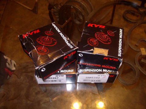 2004 Ford Crown Victoria - Strut and Shock Mount Kits