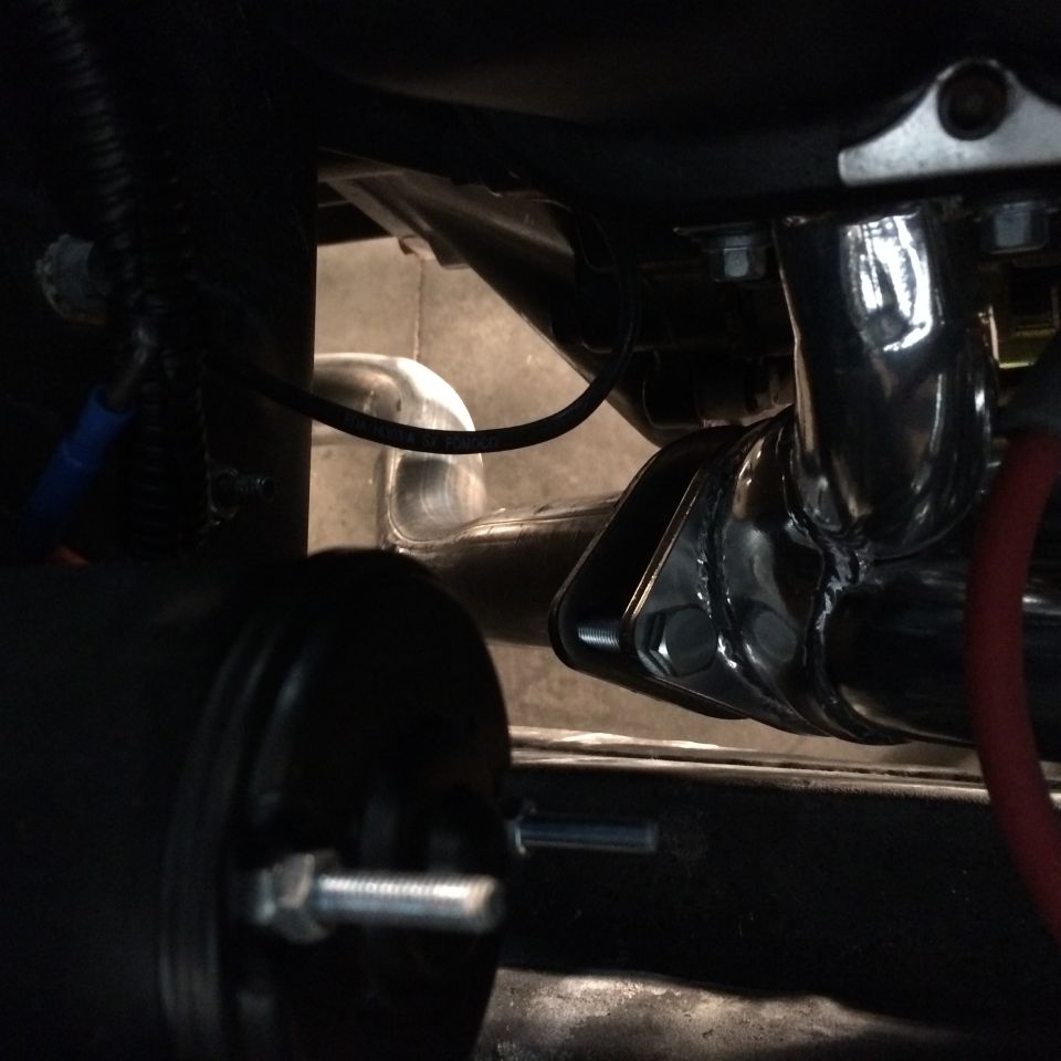 1965 Mustang flow master american thunder exhaust kit to fox body style shorty headers passenger side view from engine bay looking down