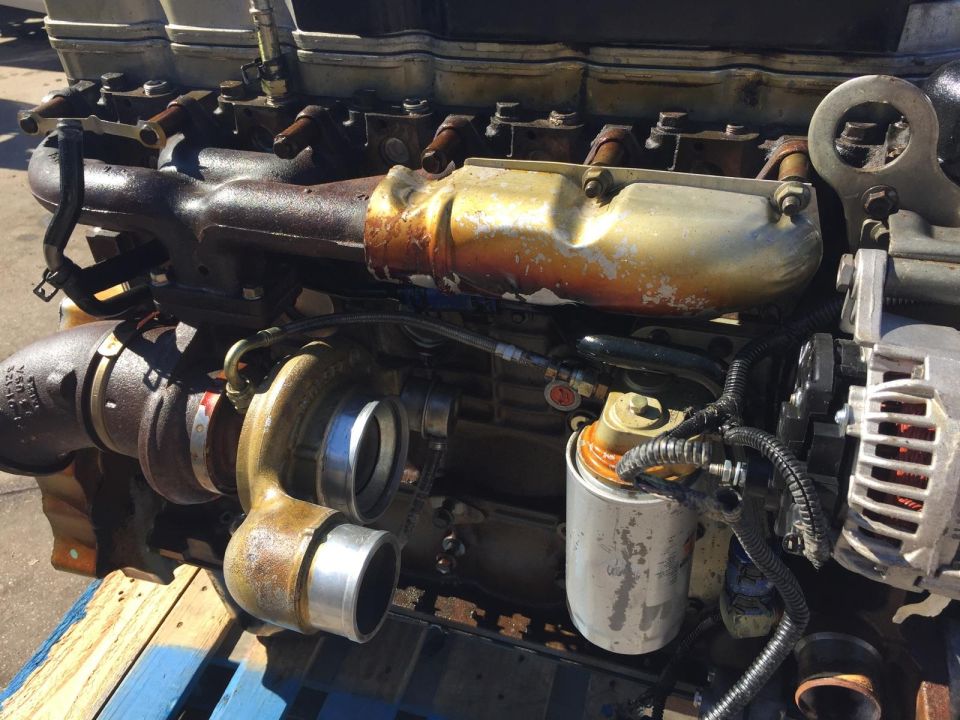 diesel engine with turbocharger and fuel filter