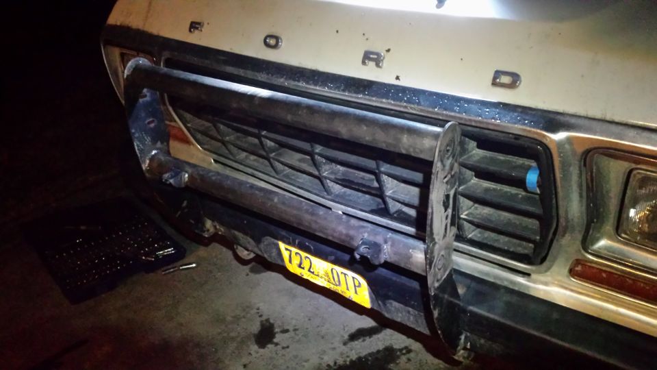 1979 Ford Bronco front grille with bull bar and yellow license plate