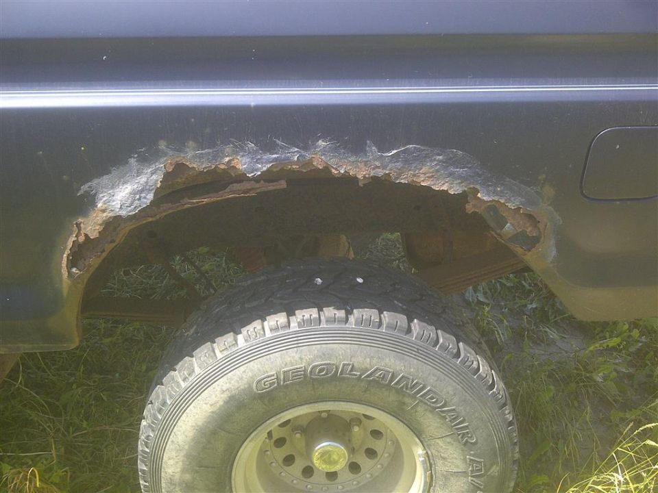 1979 Ford Bronco rear wheel well rust