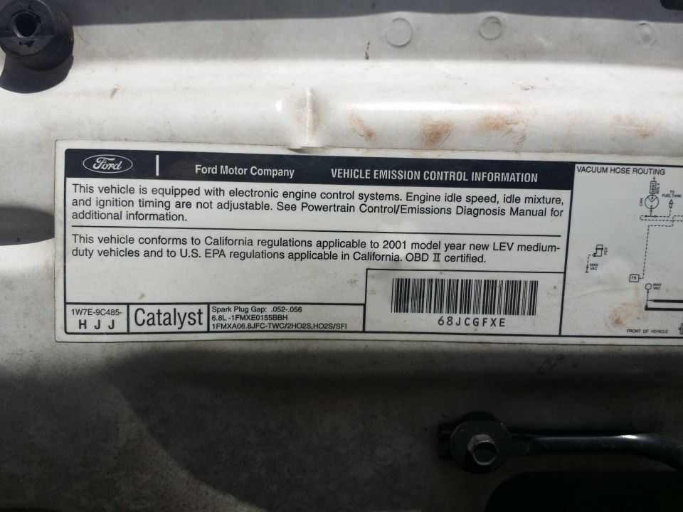 2001 Ford 6.8L vehicle emission control information label with spark plug gap .052-.056