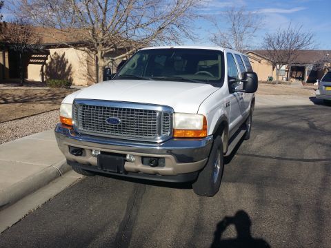 2001 Ford Excursion photo