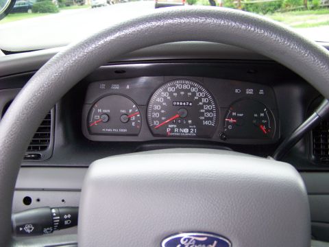 2005 Ford Crown Victoria photo