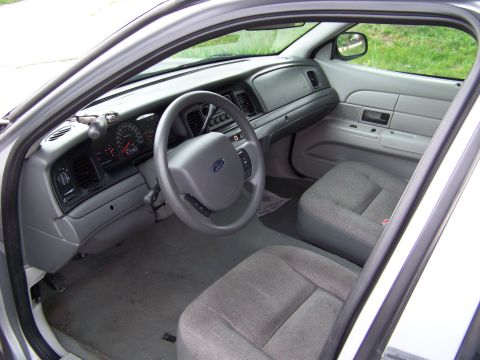 2005 Ford Crown Victoria photo