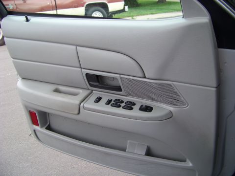 2005 Ford Crown Victoria photo