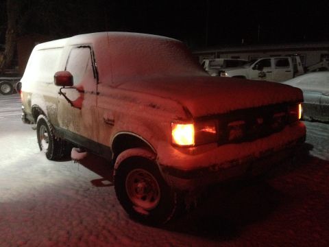 1989 Ford Bronco - Getting ready to head back out the next morning after they reopened the interstate.