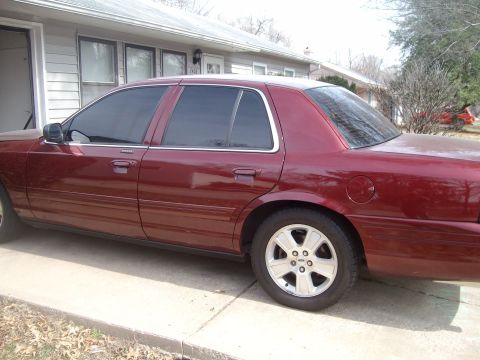 2004 Ford Crown Victoria - Time to see how the new shoes will look.