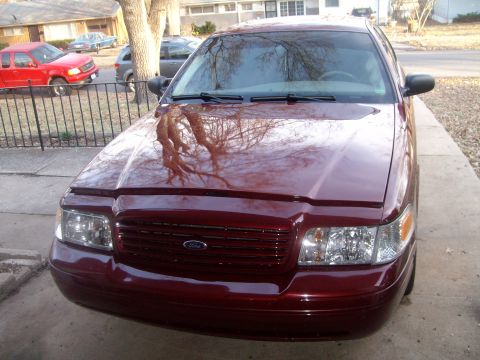 2004 Ford Crown Victoria - Wax job completed.