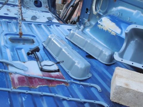 1993 Ford Bronco - Now that they're bathed in Duplicolor Engine New Ford Gray DE1611, these might go on tomorrow... I bought new rubber VC & pan gaskets, but…
