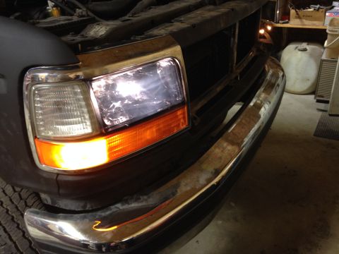1992 Ford Bronco - Front view of a 1992 Ford Bronco, showing the headlights and amber turn signals activated.