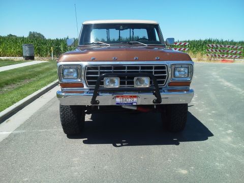 1979 Ford F-150 - 1979 Ford F-150 with new 35-inch tires and a front bull bar.