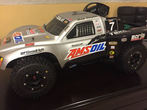 2014 Dodge 1500 - This is a remote control short course truck, not a 2014 Dodge 1500.