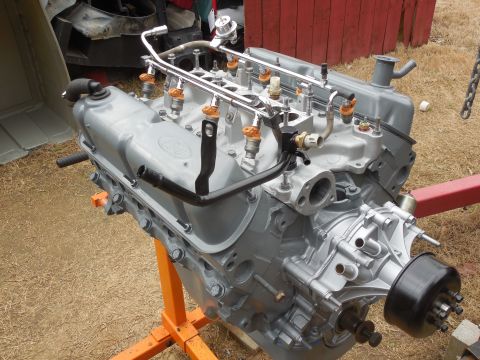 1993 Ford Bronco - The intake has Mahle/Victor MS15202W graphite gaskets and RightStuff end seals, plus Permatex 20539 Indian Head Shellac around both sides o…