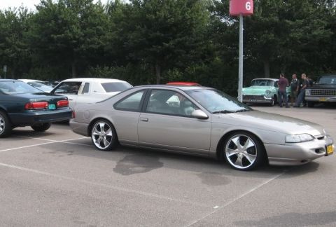 1994 Ford Thunderbird photo