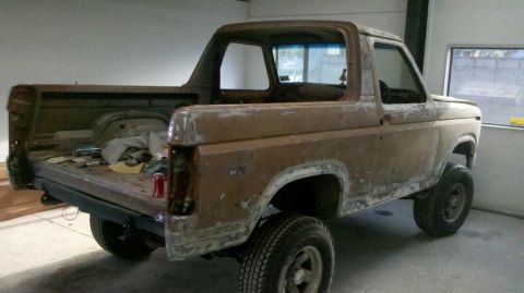 1982 Ford Bronco - This Ford Bronco appears to be undergoing bodywork and is in a state of disrepair.