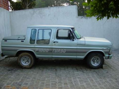 1970 Ford F-100 - This truck has a turbo diesel engine