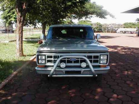1970 Ford F-100 - This truck has a diesel engine