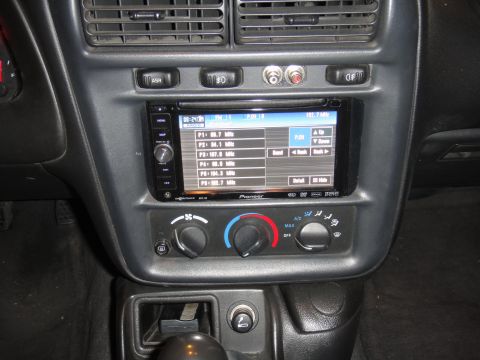 1988 Ford Bronco - Camaro Double Din 2