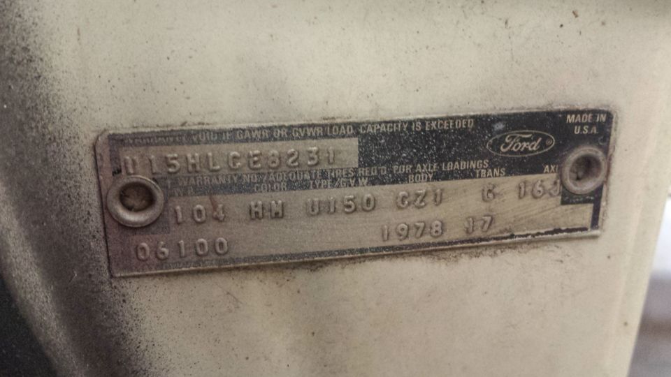 1978 Ford VIN plate stamped U15HLCE8231 with color, type, body and trans codes