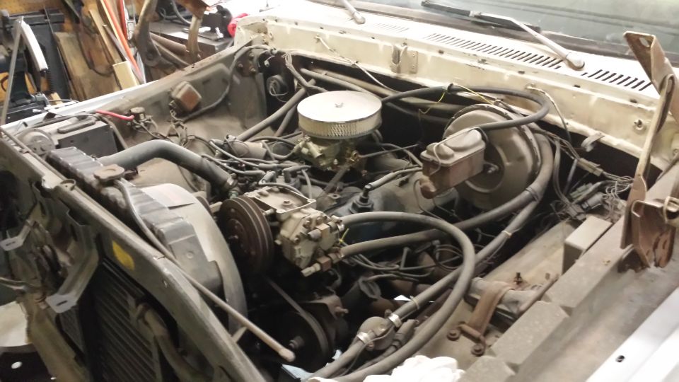 1978 Ford Bronco engine bay