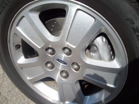 2004 Ford Crown Victoria - Calipers painted, but will have to redo.