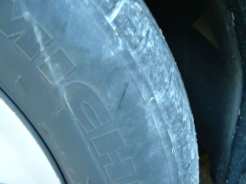 1992 Ford Taurus - knife