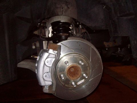 2004 Ford Crown Victoria - Big problem when you get a shop to so call paint your calipers. This is the final product.
