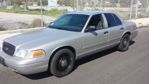 2005 Ford Crown Victoria photo