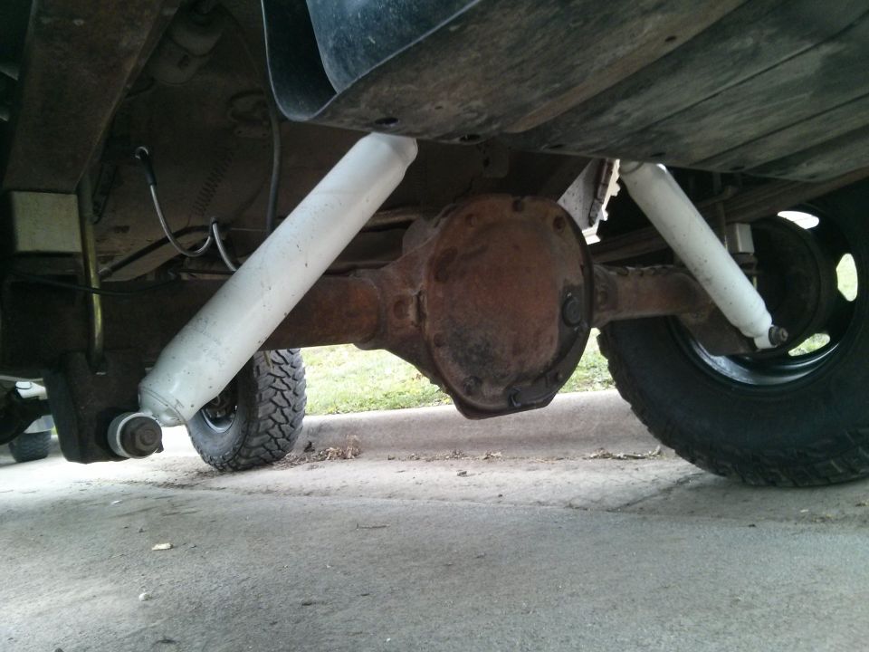 Rear axle and suspension with white shock absorbers