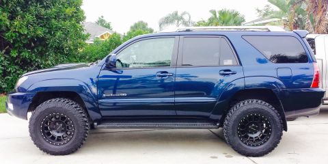 2005 Toyota 4Runner - This blue Toyota 4Runner appears to be from the early 2000s, not a 2005 model as claimed.