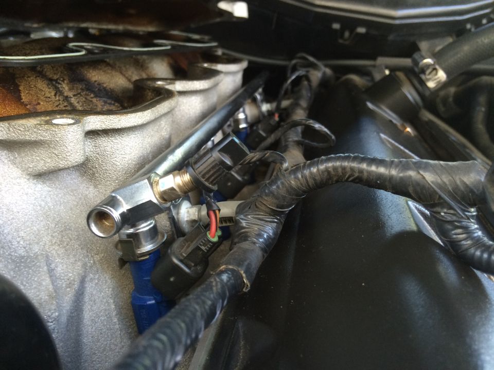 Engine fuel injectors and wiring harness