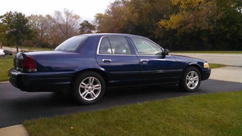 2006 Ford Crown Victoria photo