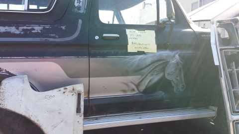 1995 Ford Bronco - 1978 Ford Bronco with a horse mural and a handwritten note on the door.