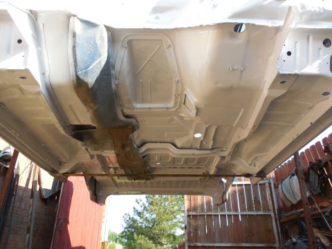 1993 Ford Bronco - Just like on my '83, a white underbelly will make maintenance easier.