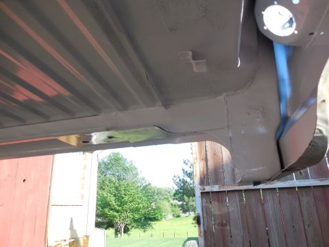 1993 Ford Bronco - Just like on my '83, a white underbelly will make maintenance easier.