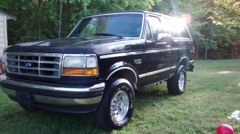 1992 Ford Bronco photo