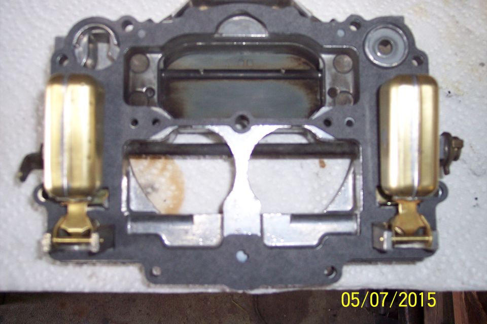 Carburetor with brass floats and gasket