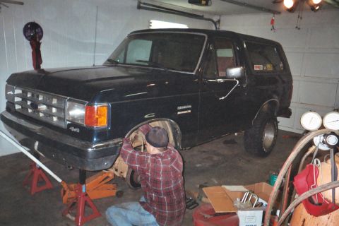 1988 Ford Bronco - The back is down. Until we put the new springs in.