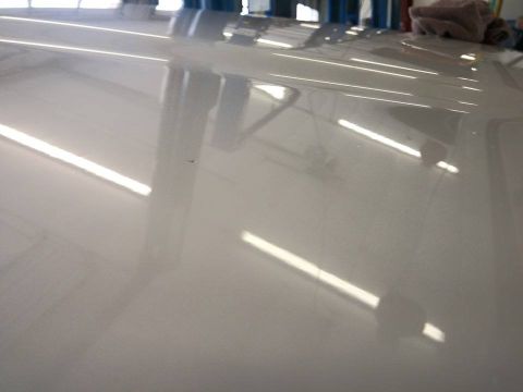 2000 Mercury Grand Marquis - Reflections on the roof of a 2000 Mercury Grand Marquis.