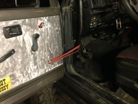 1987 Suzuki Samurai - A close-up view of a roll cage, accompanied by a diagram. The registry information suggests it belongs to a 1987 Suzuki Samurai.