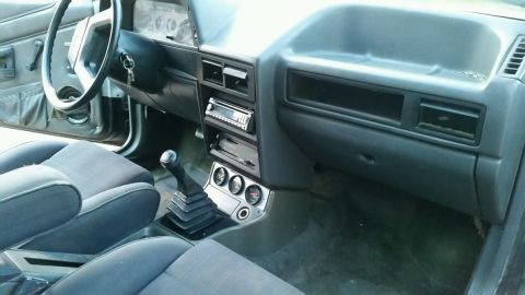 1985 Ford Escort photo