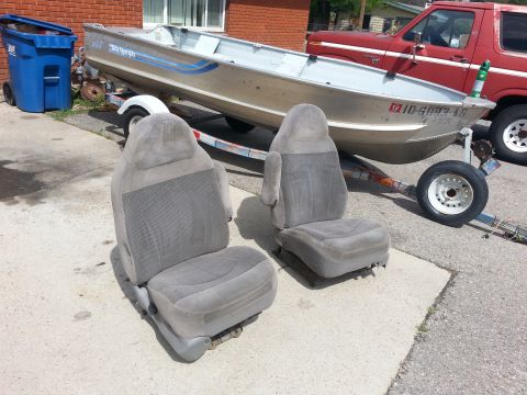1981 Ford Bronco - Cleaned seats.