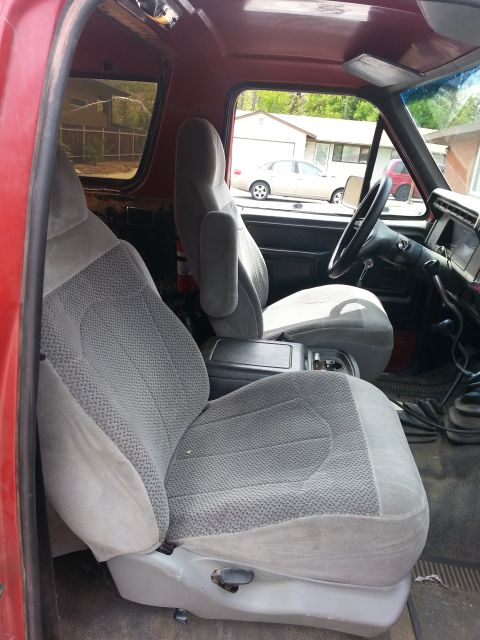 1981 Ford Bronco - Seats installed.