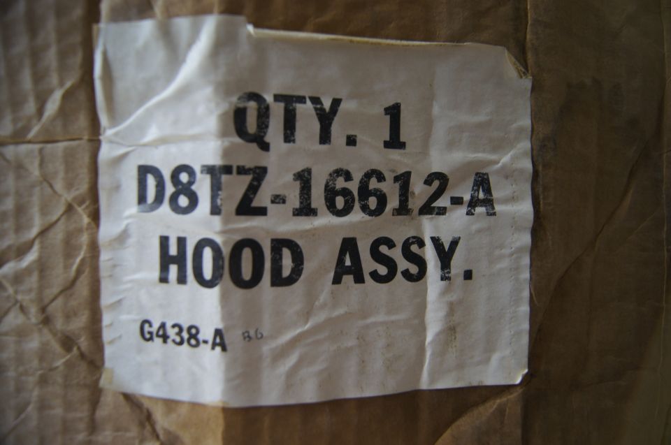 Label on a box reads: QTY. 1, D8TZ-16612-A HOOD ASSY. G438-A 86