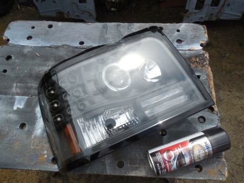1983 Ford Bronco - This headlight is broken (inside & out), so I'm testing this lens tint on it.