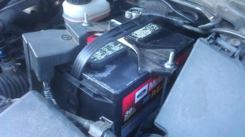 1994 Ford Bronco - Since my sister is located 1.5 hours away most of the year, and because I was sick of replacing batteries on this thing, I went to the clos…